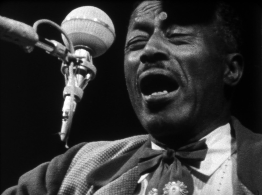 http://thebluesmobile.com/wp-content/uploads/2014/09/son_house-2500x18001-1050x781.jpg