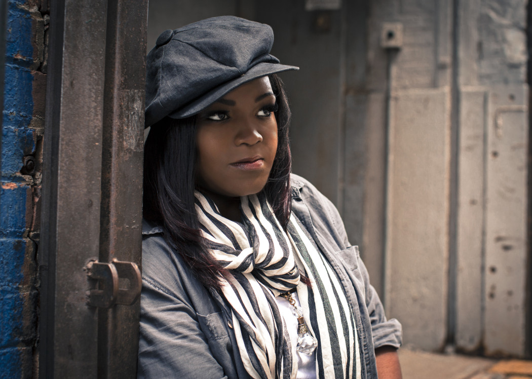 http://thebluesmobile.com/wp-content/uploads/2015/09/C-Shemekia_Photo-by-Sandrine-Lee_18-1050x748.jpg