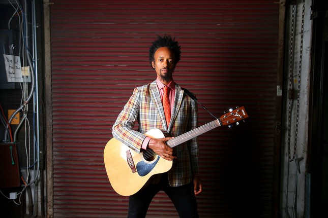 http://thebluesmobile.com/wp-content/uploads/2015/12/20150808__negrito-1.jpg